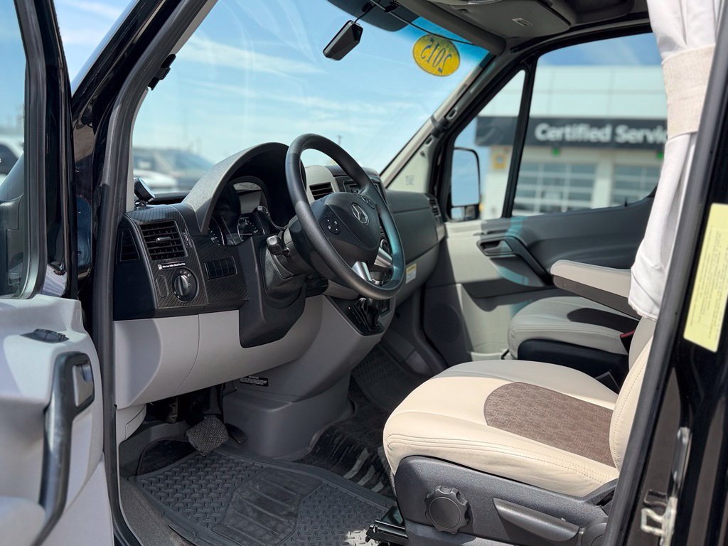 Used 2015 Mercedes-Benz Sprinter 3500 image 9