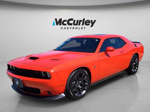 Used 2022 Dodge Challenger R/T Scat Pack w/ Plus Package RWD image 3