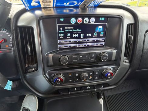 Used 2018 Chevrolet Silverado 1500 LT w/ All Star Edition AWD/4WD image 10