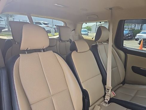Used 2018 Kia Sedona EX FWD image 34