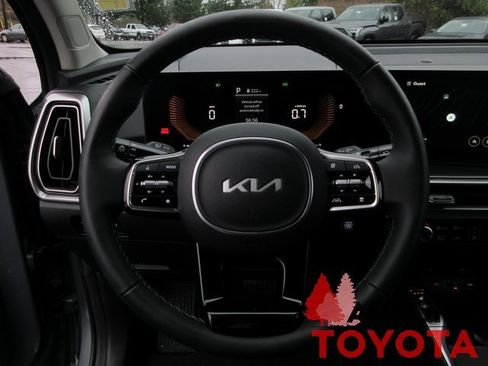 Used 2025 Kia Sorento S w/ Panoramic Sunroof Package image 14