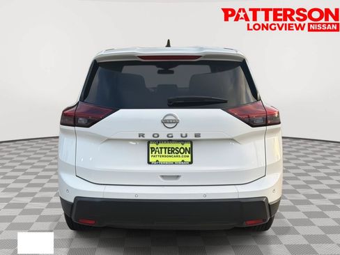 Used 2024 Nissan Rogue S FWD image 3