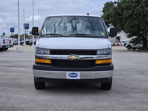 Used 2025 Chevrolet Express 2500 w/ Driver Convenience Package RWD image 2
