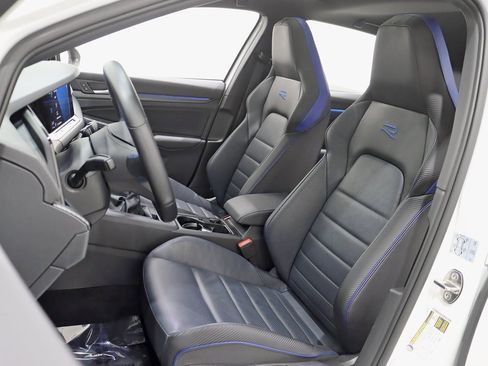Used 2022 Volkswagen Golf R image 23