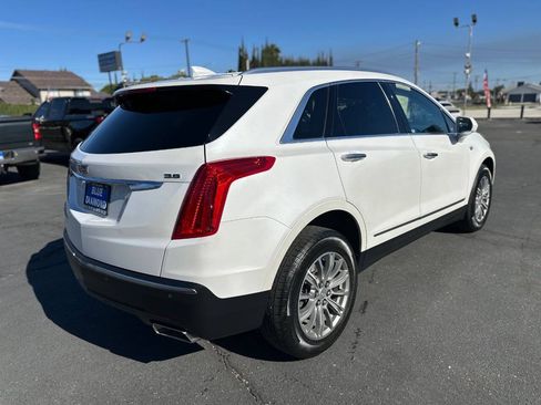 Used 2017 Cadillac XT5 Luxury w/ Driver Awareness Package FWD image 6