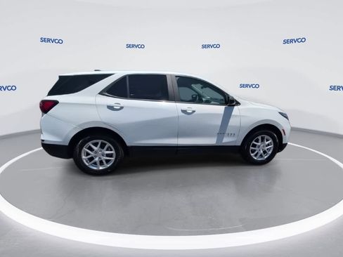 Used 2022 Chevrolet Equinox LS AWD/4WD image 9