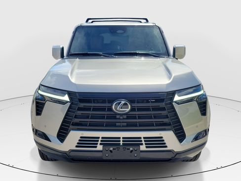 Used 2025 Lexus GX 550 w/ Accessory Package (2T) AWD/4WD image 3