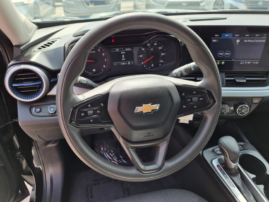 Used 2025 Chevrolet Trax LS FWD image 20