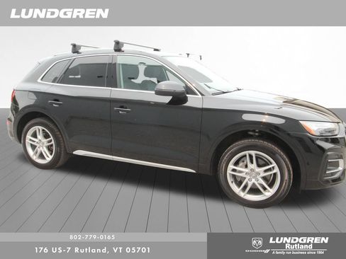 Used 2023 Audi Q5 2.0T Premium w/ Convenience Package AWD/4WD image 2