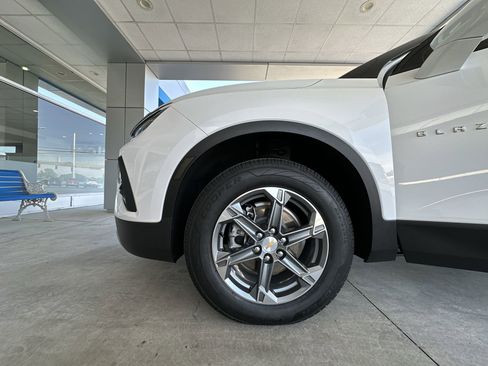 Used 2021 Chevrolet Blazer LT FWD image 29