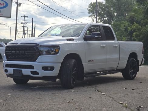 Used 2022 RAM 1500 Big Horn AWD/4WD image 3
