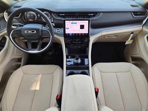 New 2025 Jeep Grand Cherokee L Limited w/ Luxury Tech Group II image 24