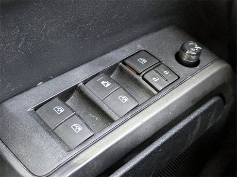 Used 2019 Toyota Tacoma SR5 image 20