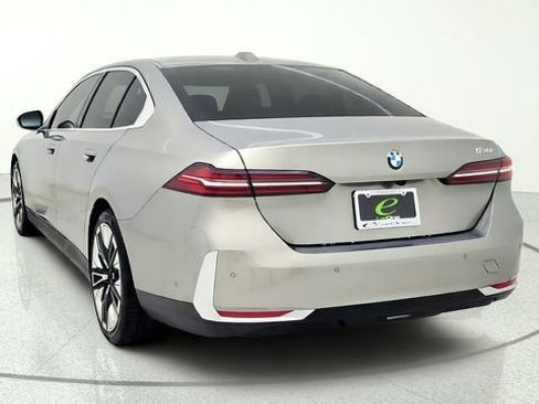 Used 2026 BMW 530i RWD image 7
