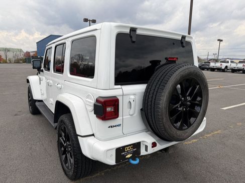 Used 2021 Jeep Wrangler Unlimited Sahara image 5