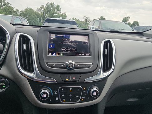 Used 2023 Chevrolet Equinox LT w/ Driver Convenience Package FWD image 14
