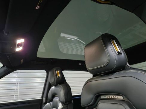Used 2025 Rivian R1T Adventure image 20