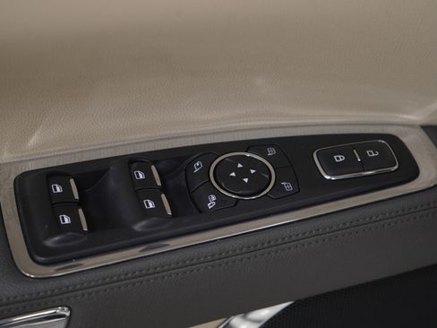 Used 2017 Lincoln Continental Select w/ Climate Package image 19