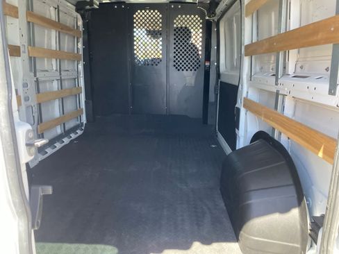Used 2025 RAM ProMaster 2500 w/ U-Haul Equipment Group FWD image 12