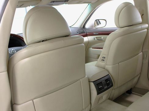Used 2012 Lexus LS 460 w/ Luxury Value Edition RWD image 37