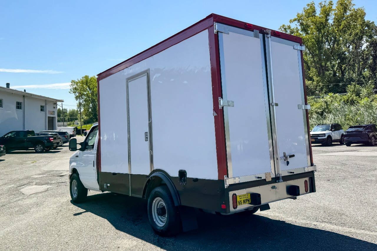 Used 2024 Ford E-350 and Econoline 350 Super Duty RWD image 5