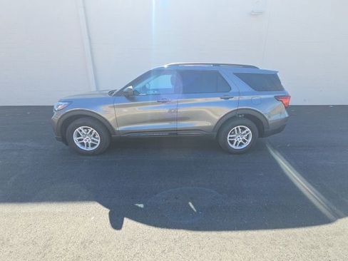 New 2026 Ford Explorer Active image 2