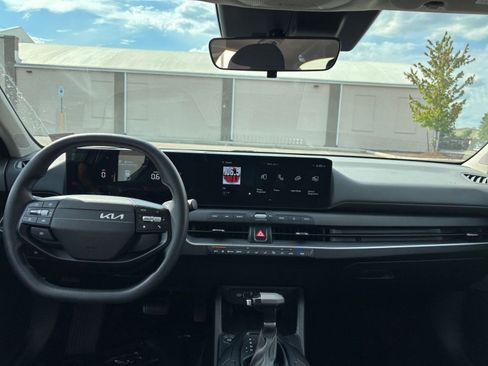 Used 2025 Kia K4 FWD image 33