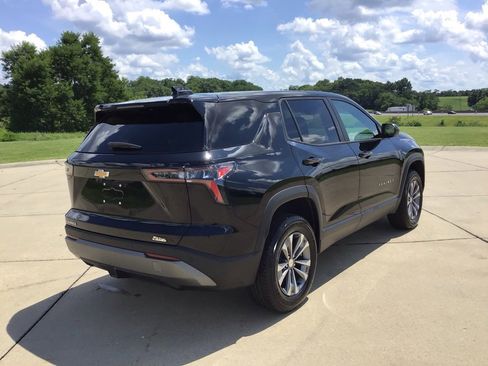 New 2026 Chevrolet Equinox LT w/ Convenience Package II image 3