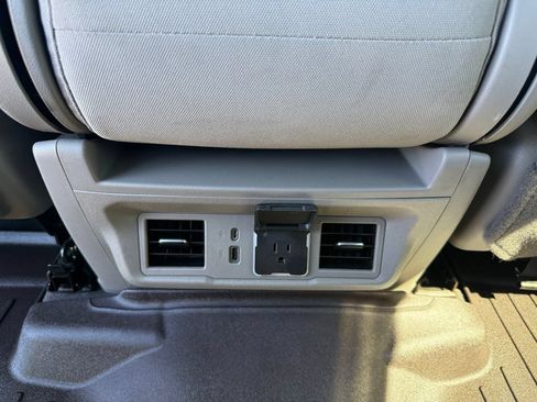 Certified 2023 Chevrolet Silverado 1500 LT AWD/4WD image 35