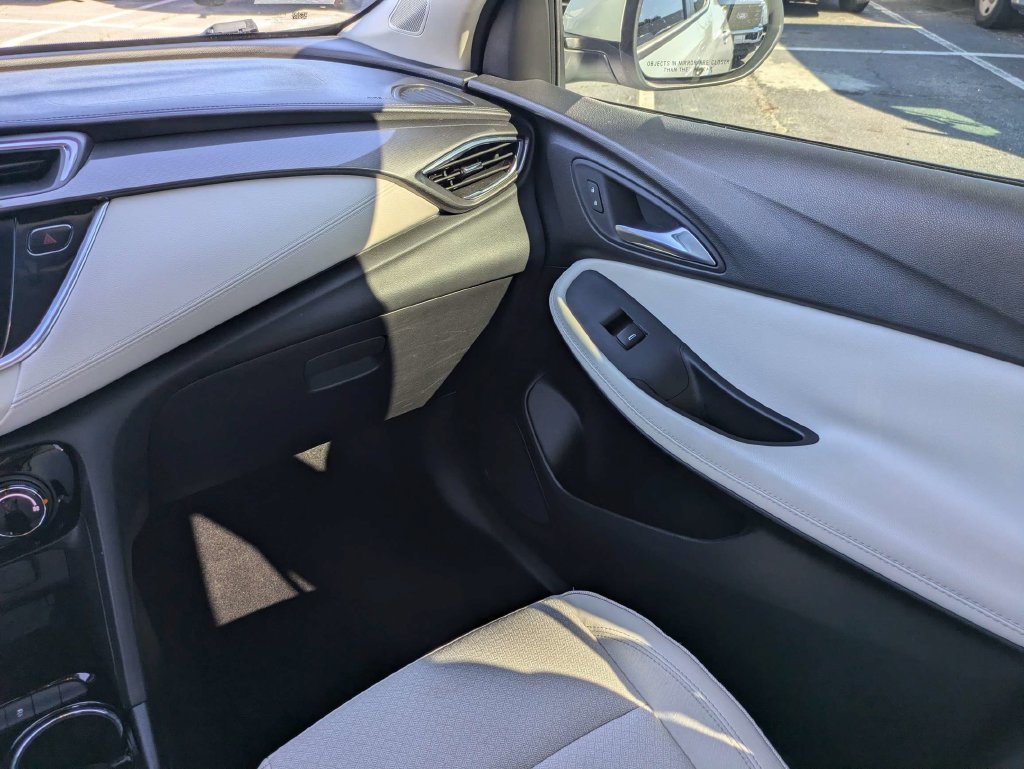Used 2021 Buick Encore GX Preferred w/ Cold Weather Comfort Package FWD image 17