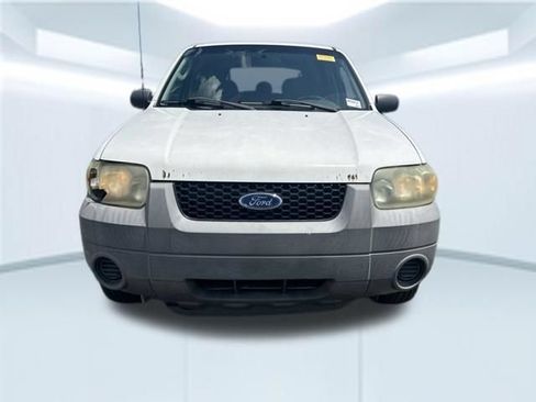 Used 2007 Ford Escape XLS FWD image 2