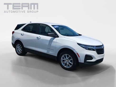 Used 2023 Chevrolet Equinox LS FWD image 1