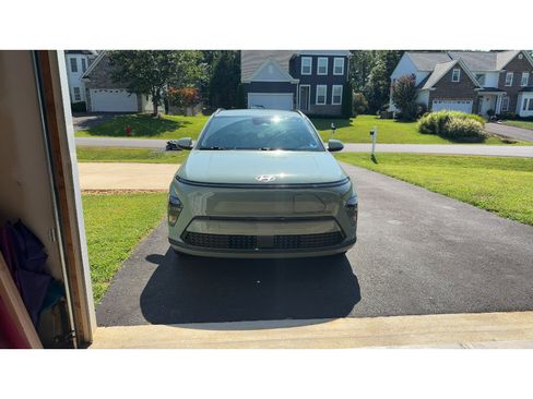 Used 2024 Hyundai Kona SEL FWD image 2