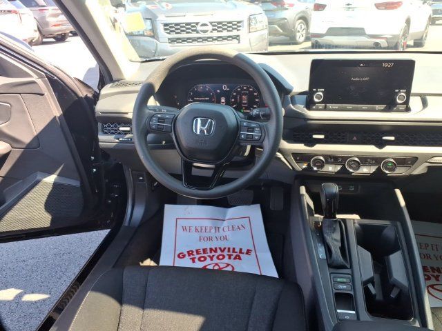 Used 2025 Honda Accord SE image 11