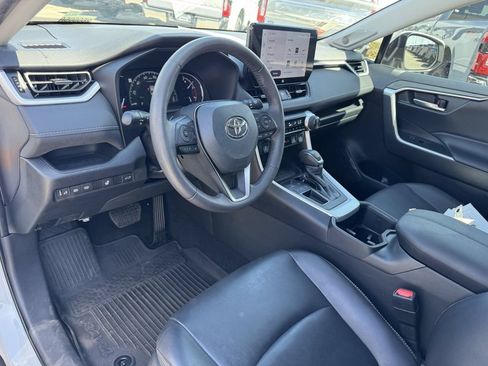Used 2023 Toyota RAV4 XLE Premium FWD image 15