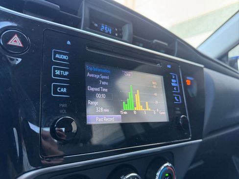 Used 2018 Toyota Corolla L image 23