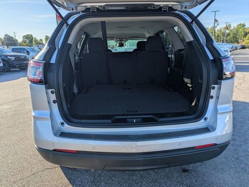 Used 2015 Chevrolet Traverse LT w/ Style and Technology Package FWD image 28