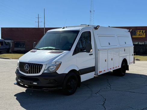 Used 2018 Mercedes-Benz Sprinter 3500 image 3
