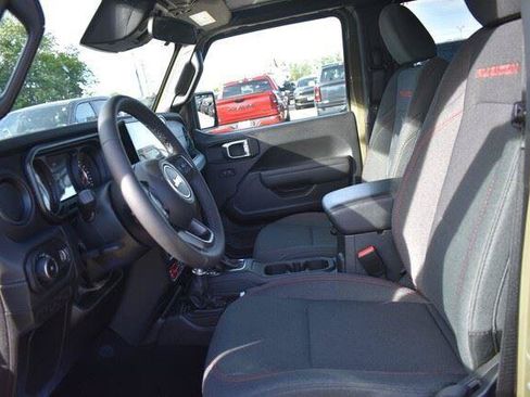 Used 2026 Jeep Wrangler Unlimited Rubicon AWD/4WD image 27