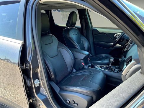 Used 2019 Jeep Cherokee Limited AWD/4WD image 33