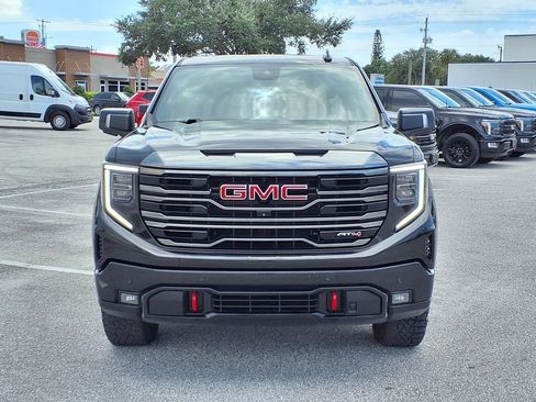 Used 2023 GMC Sierra 1500 AT4 w/ AT4 Preferred Package AWD/4WD image 2