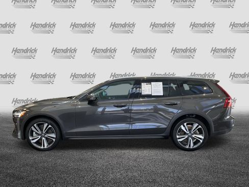 Certified 2025 Volvo V60 B5 Cross Country Plus AWD/4WD image 44