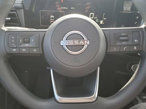Certified 2025 Nissan Kicks SV image 17