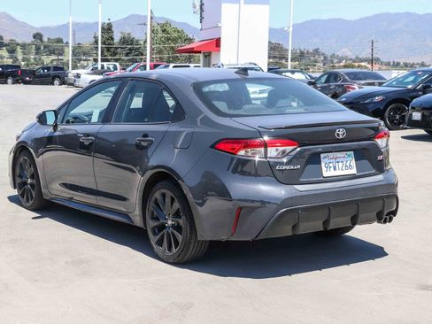 Used 2023 Toyota Corolla SE w/ SE Premium Package FWD image 5