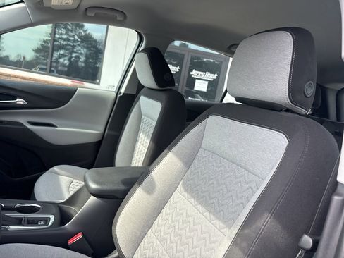 Used 2024 Chevrolet Equinox LS image 3