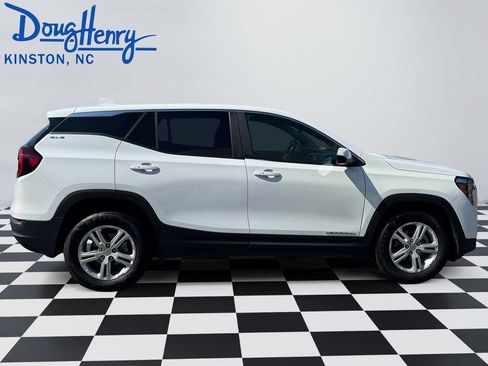 Used 2024 GMC Terrain SLE FWD image 6