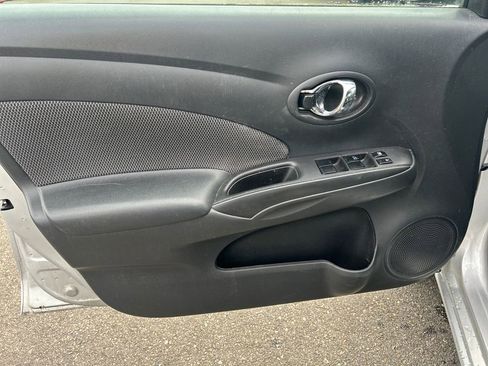 Used 2016 Nissan Versa SV FWD image 16