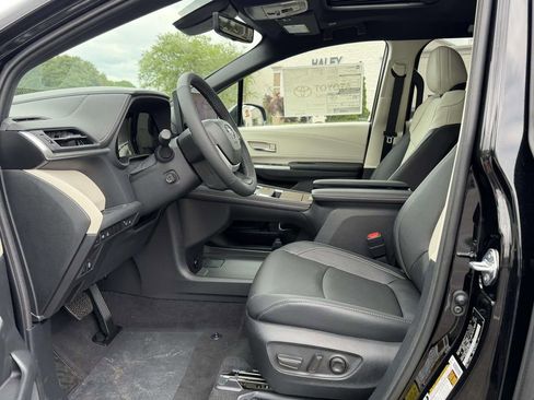 New 2026 Toyota Sienna Limited AWD/4WD image 15