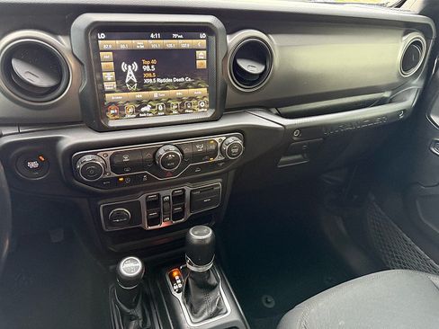 Used 2022 Jeep Wrangler Unlimited Sport w/ Sun And Sound Package AWD/4WD image 24