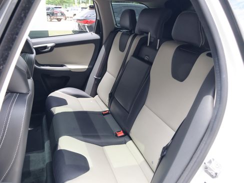 Used 2017 Volvo XC60 T6 Dynamic w/ Preferred Option Package AWD/4WD image 33